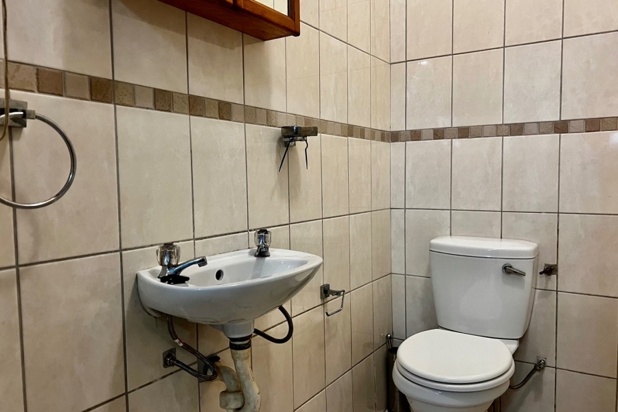 6 Bedroom Property for Sale in George Central Western Cape